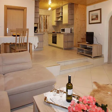 Casa vacanze Beautiful In With Jacuzzi Breza