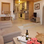 Feriehus 4 Bedroom Gorgeous In Breze Breza