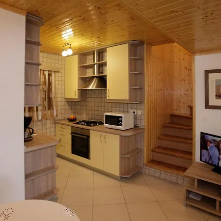 4 Bedroom Gorgeous In Breze *